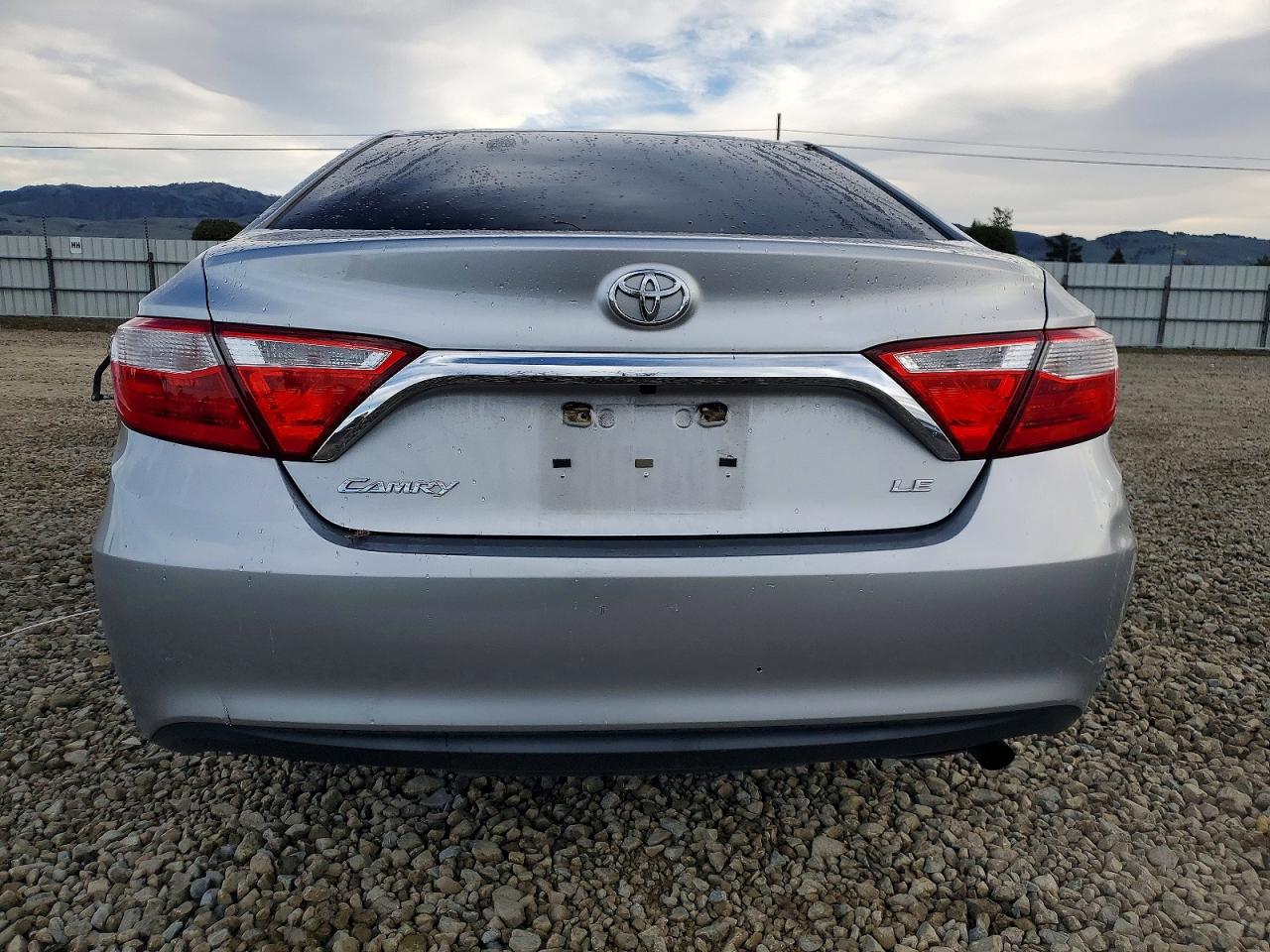 2017 TOYOTA CAMRY LE photo 6