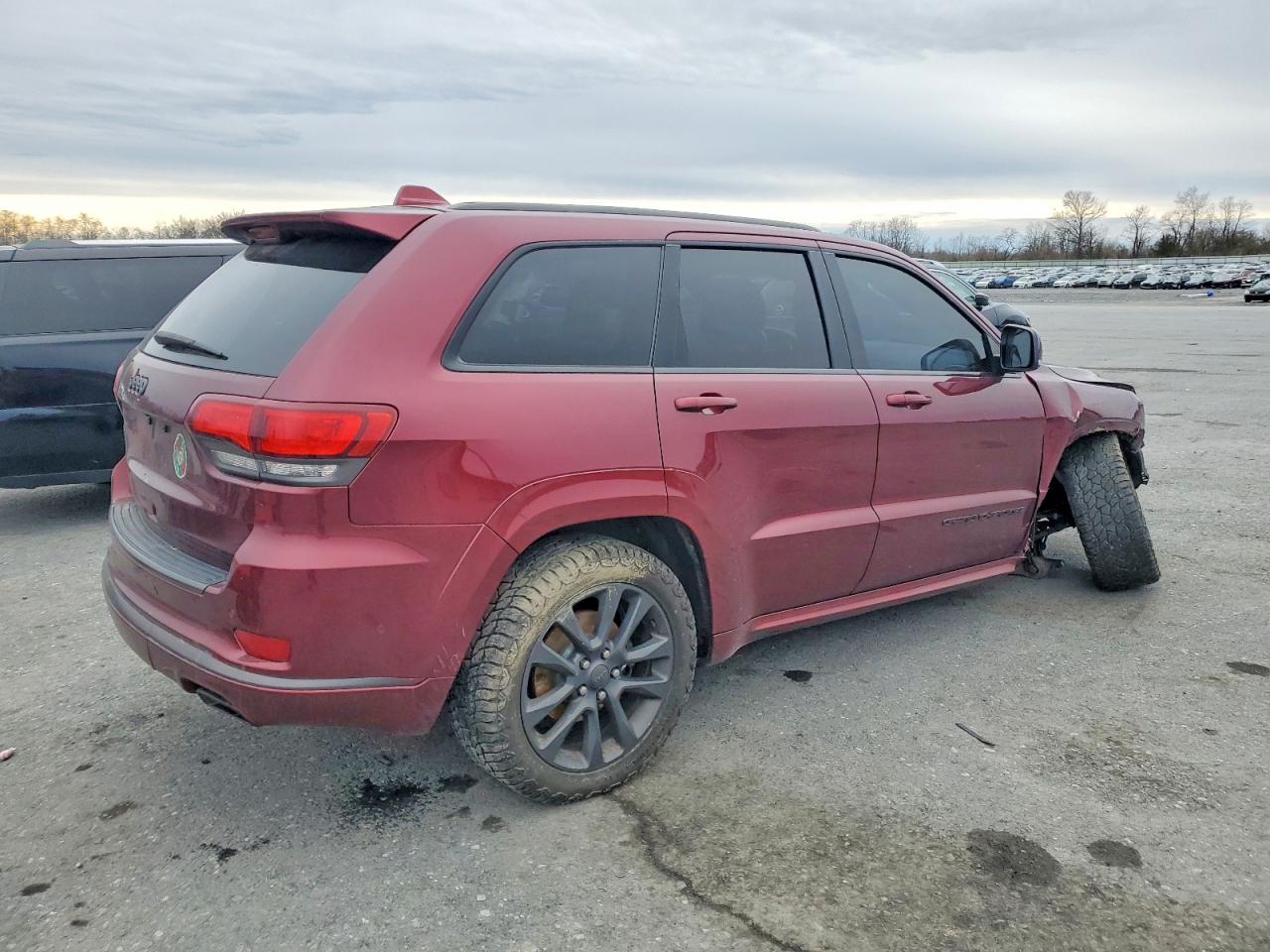 2018 JEEP GRAND CHEROKEE OVERLAND photo 3