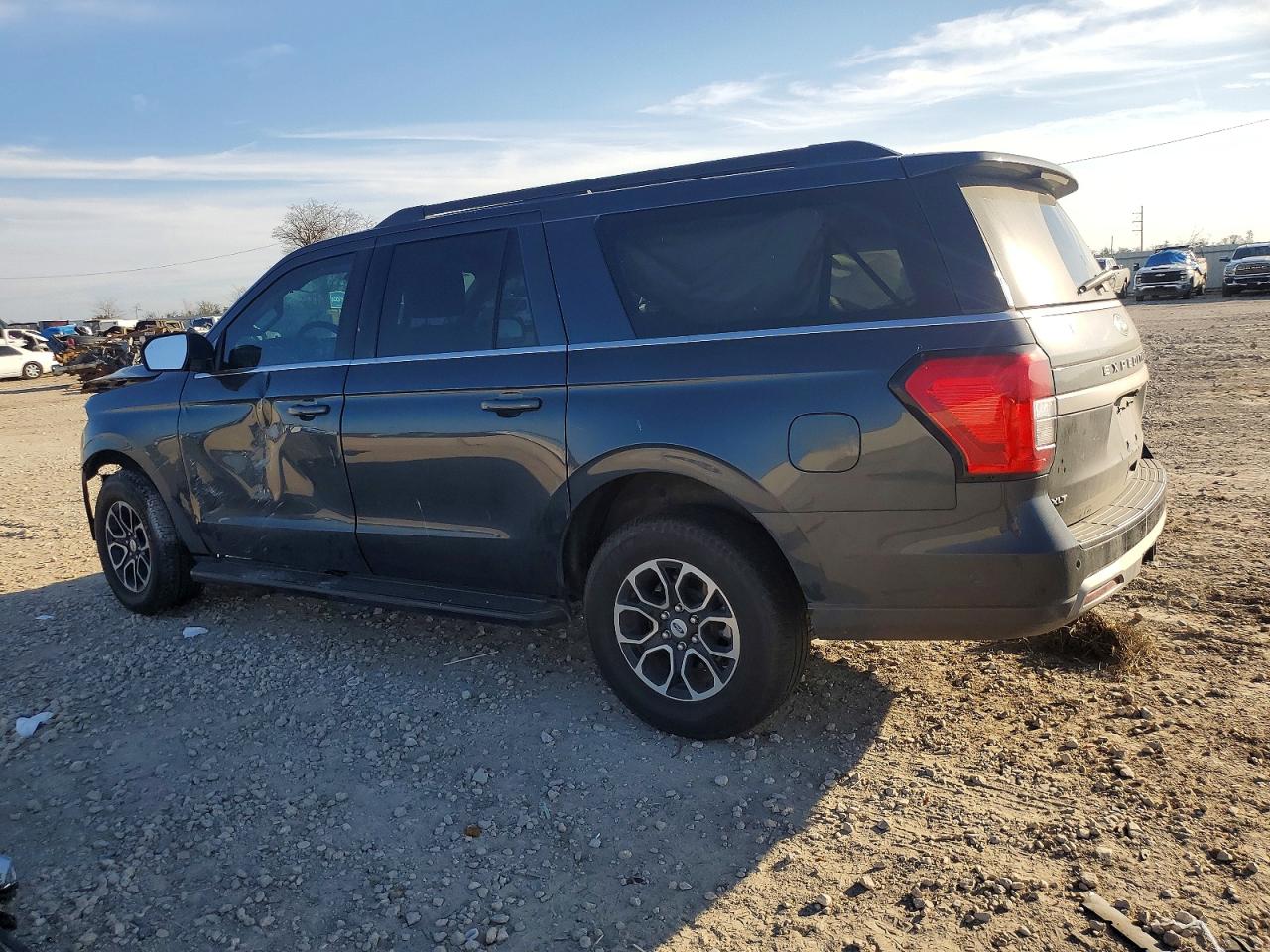 2024 FORD EXPEDITION MAX XLT photo 2
