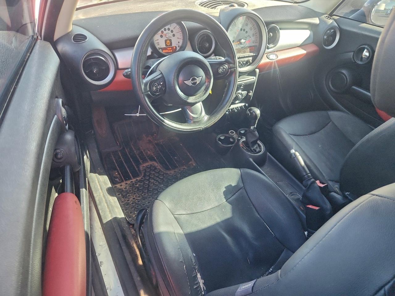 2011 MINI COOPER photo 8