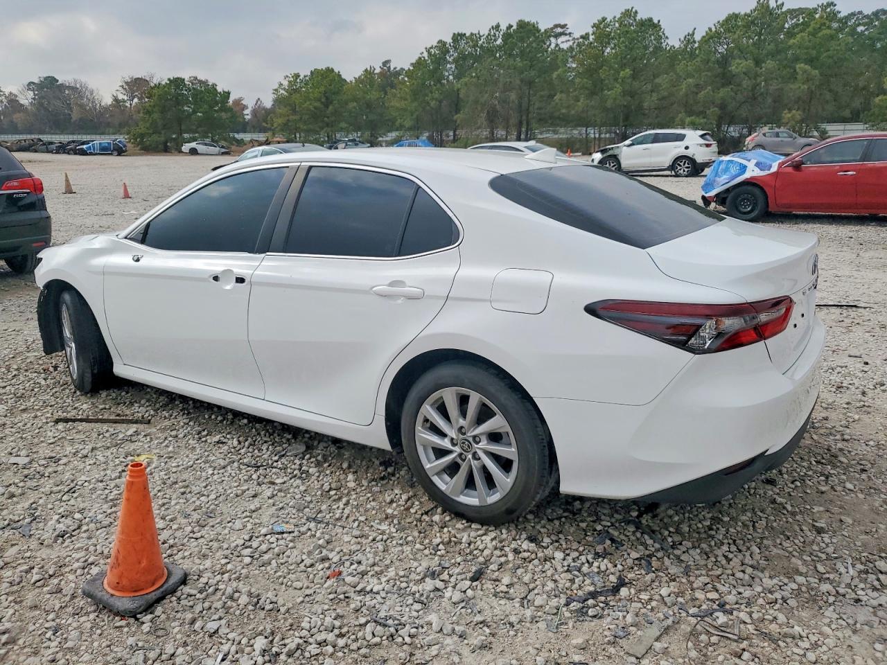 2023 TOYOTA CAMRY LE photo 2