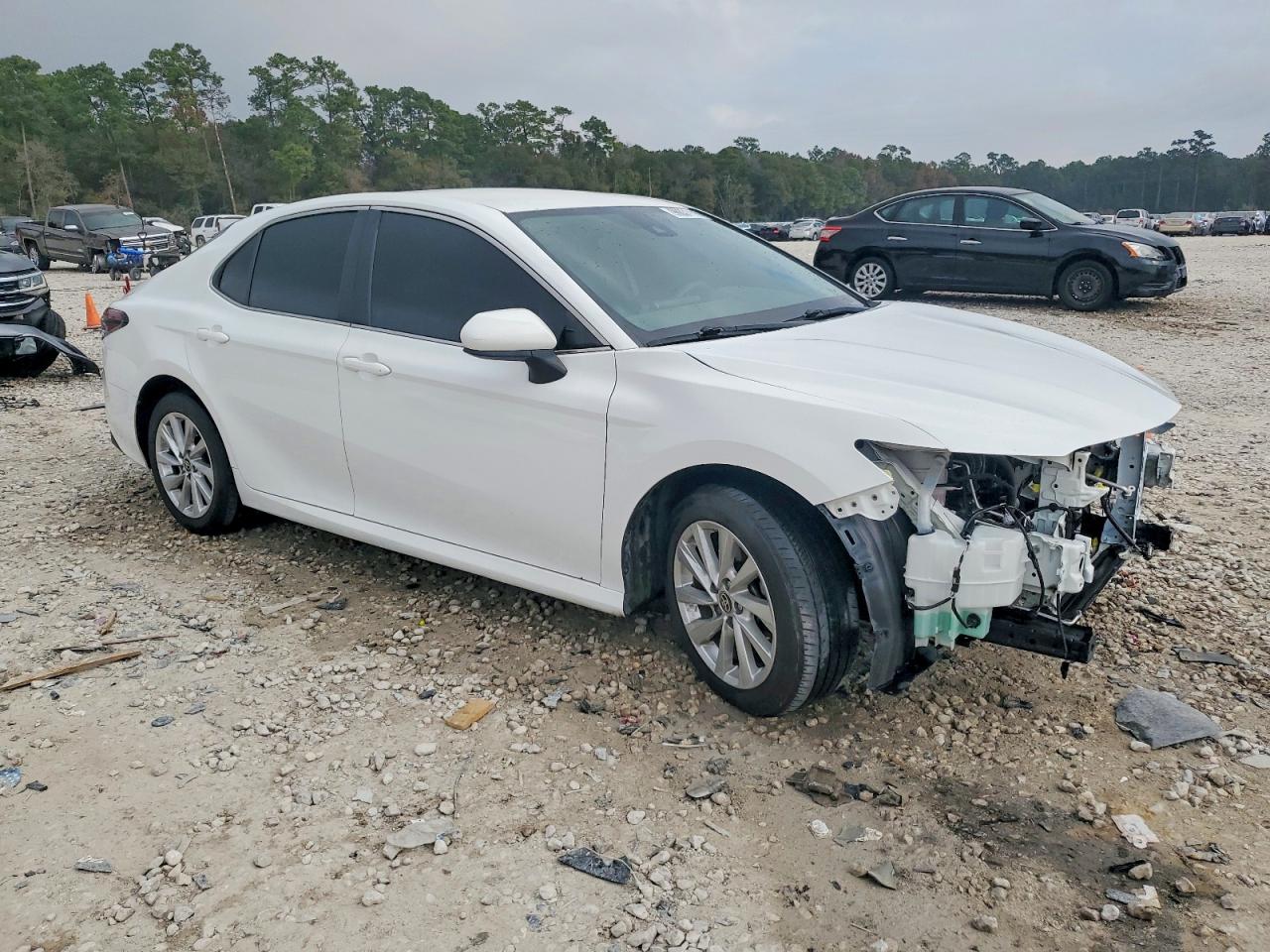 2023 TOYOTA CAMRY LE photo 4