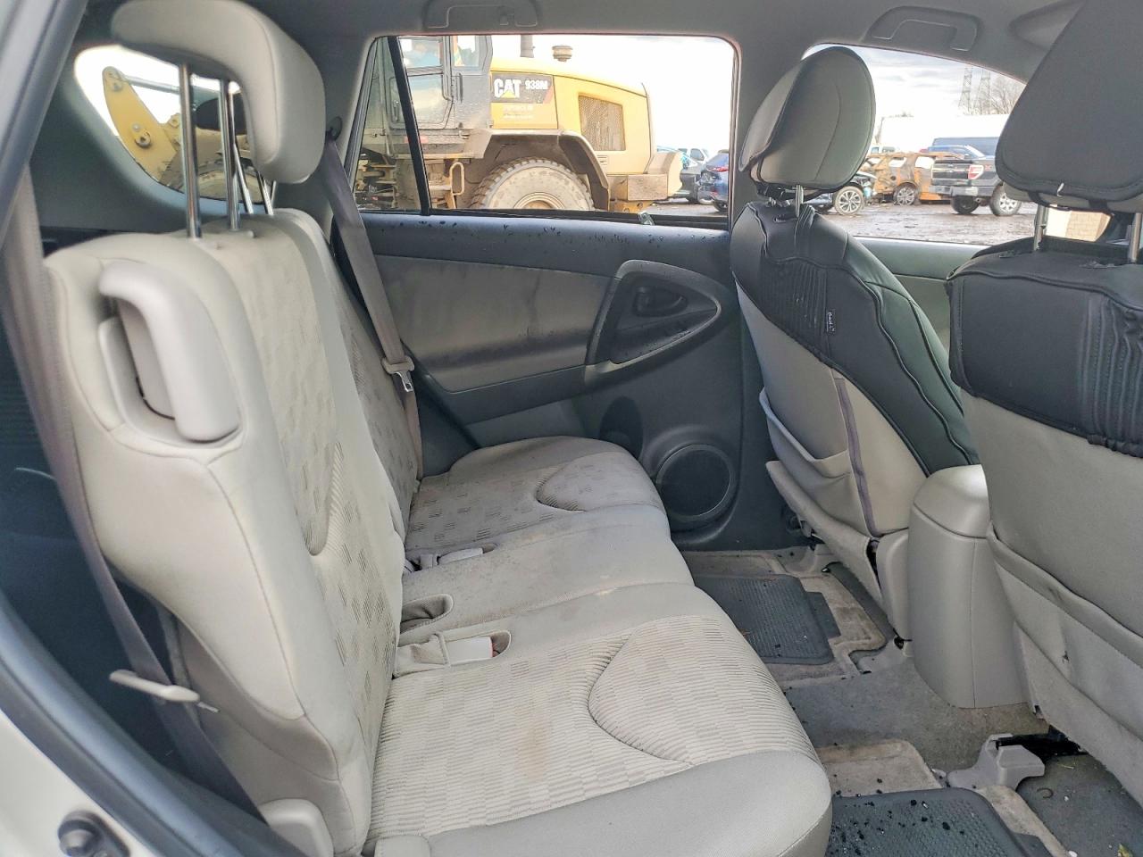2010 TOYOTA RAV4 photo 11