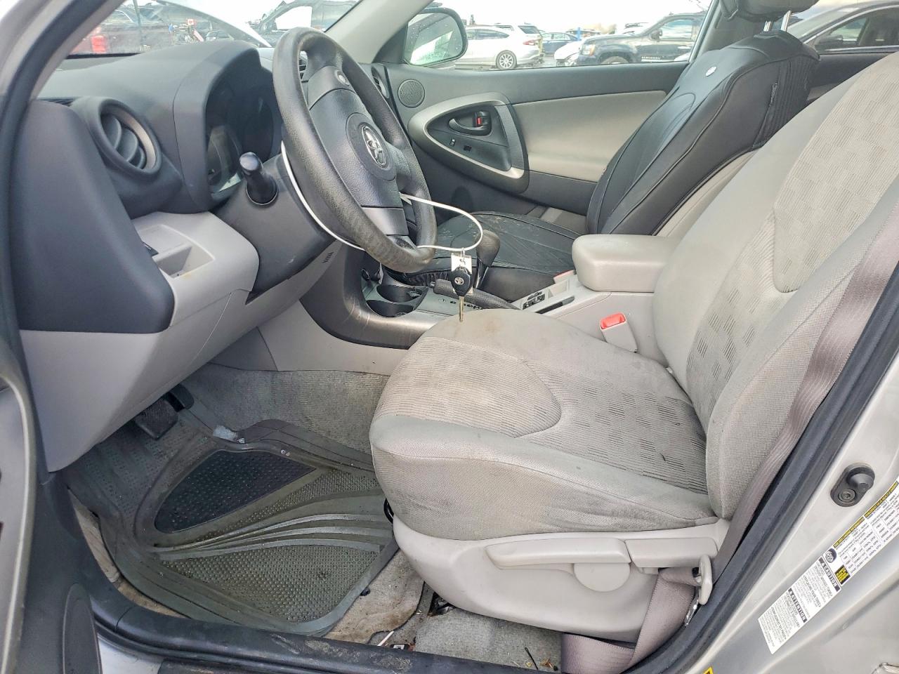 2010 TOYOTA RAV4 photo 7