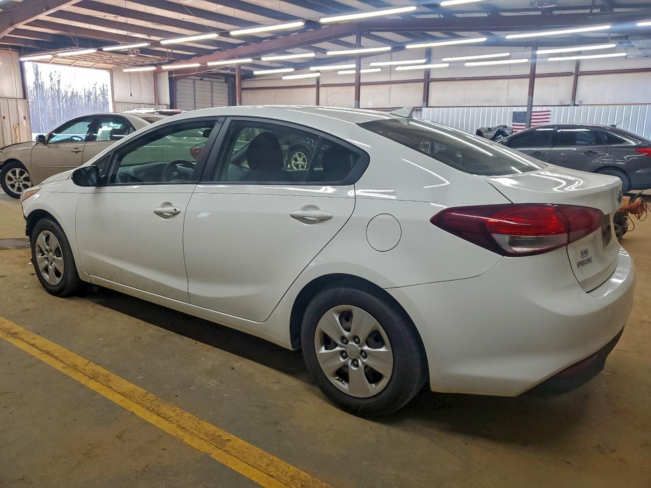 2018 KIA FORTE LX photo 2
