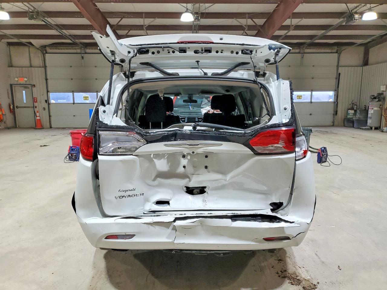 2021 CHRYSLER VOYAGER LX photo 6