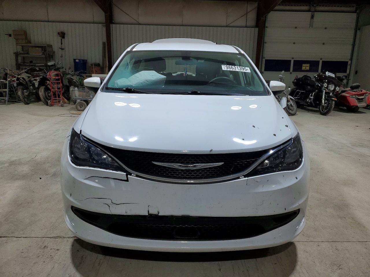 2021 CHRYSLER VOYAGER LX photo 5