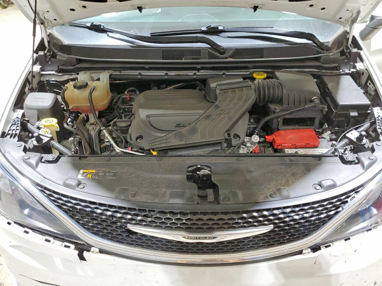 2021 CHRYSLER VOYAGER LX photo 12