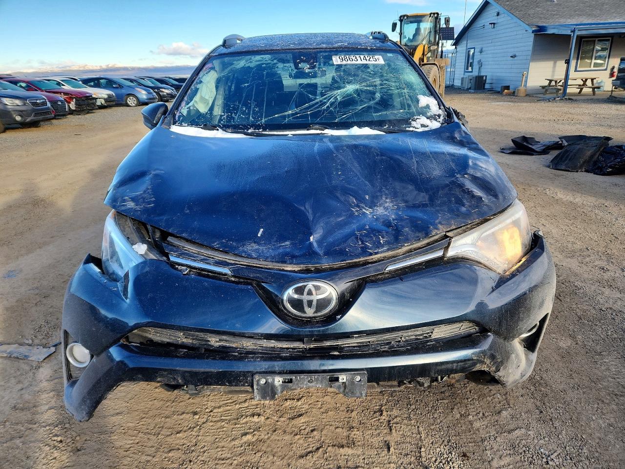 2017 TOYOTA RAV4 XLE photo 5