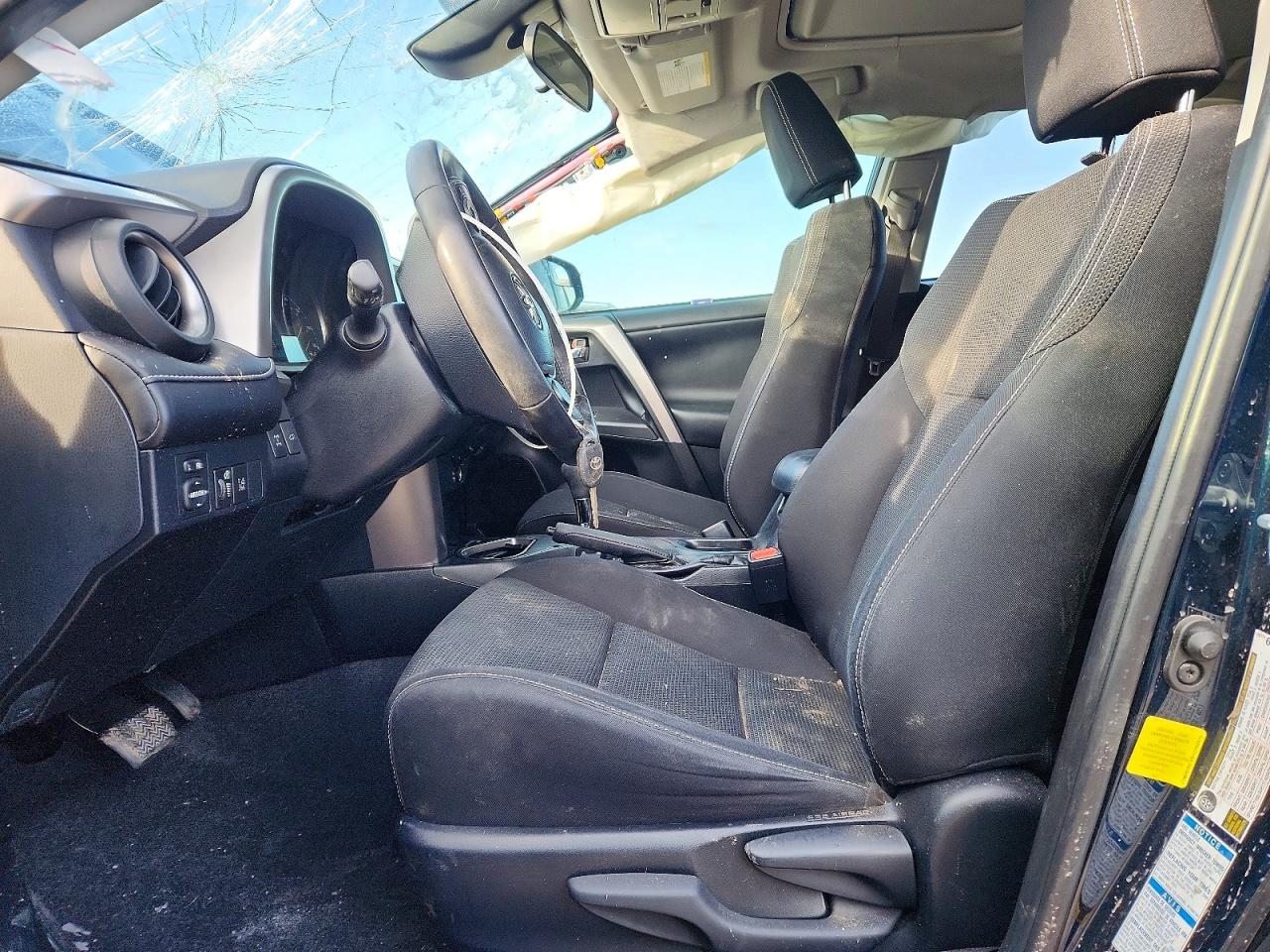 2017 TOYOTA RAV4 XLE photo 7