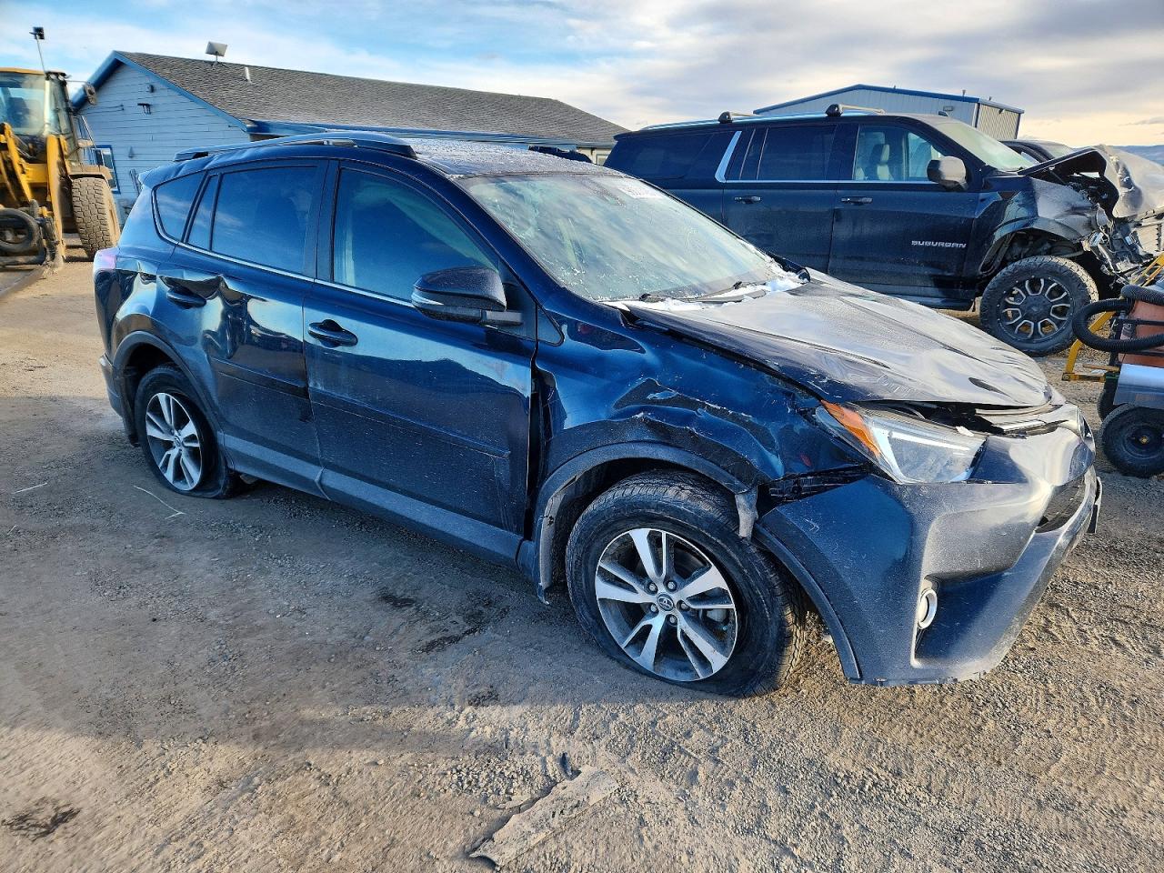 2017 TOYOTA RAV4 XLE photo 4