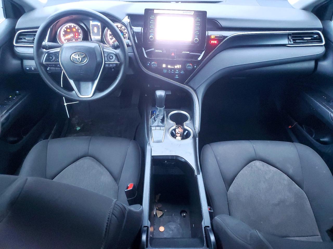2024 TOYOTA CAMRY LE photo 8