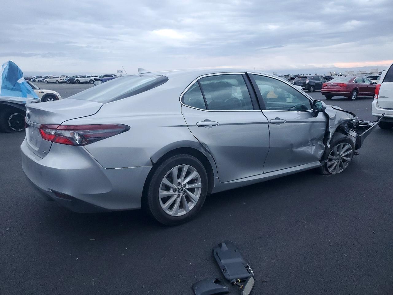 2024 TOYOTA CAMRY LE photo 3