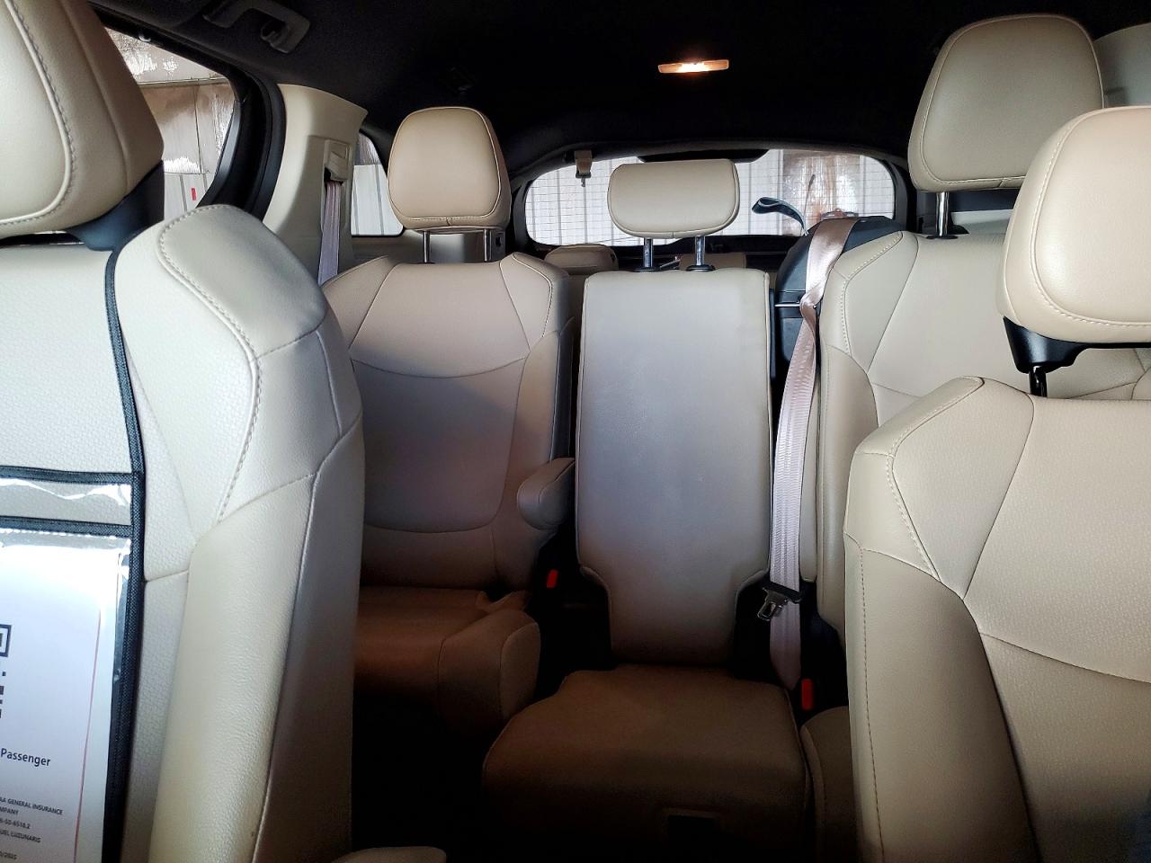 2021 TOYOTA SIENNA XLE photo 10