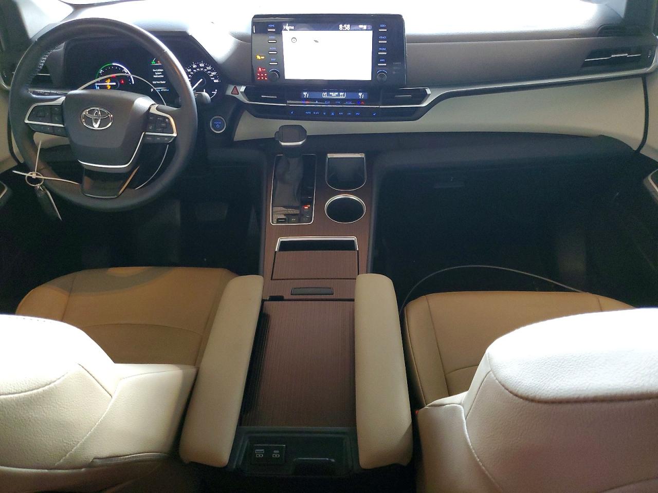2021 TOYOTA SIENNA XLE photo 8