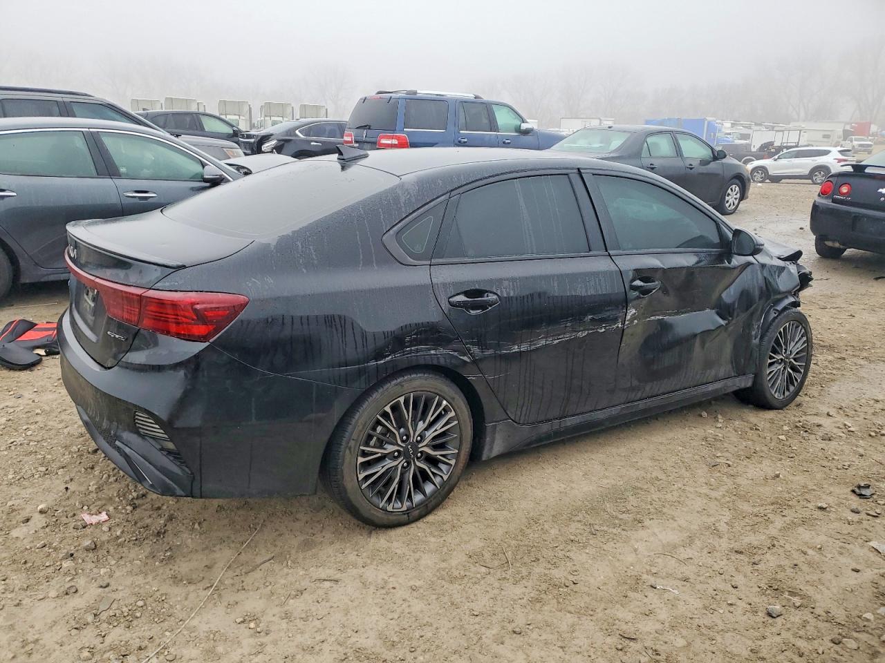 2024 KIA FORTE GT LINE photo 3