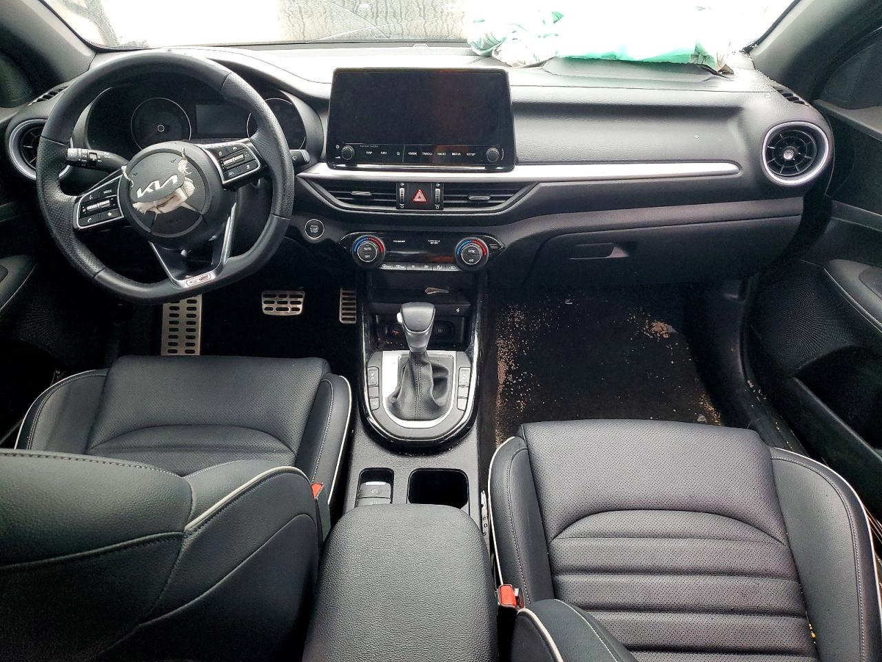 2024 KIA FORTE GT LINE photo 8