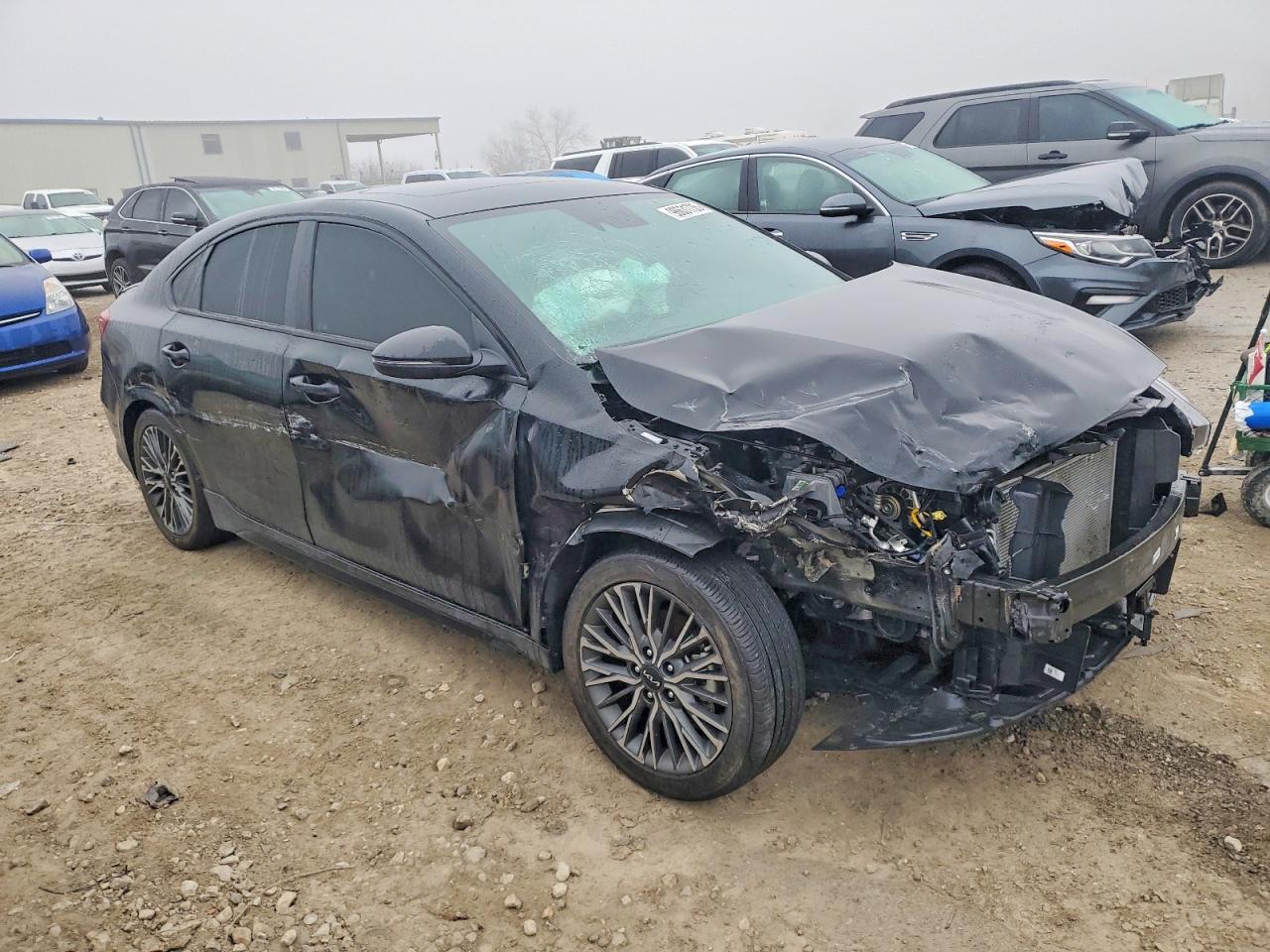 2024 KIA FORTE GT LINE photo 4