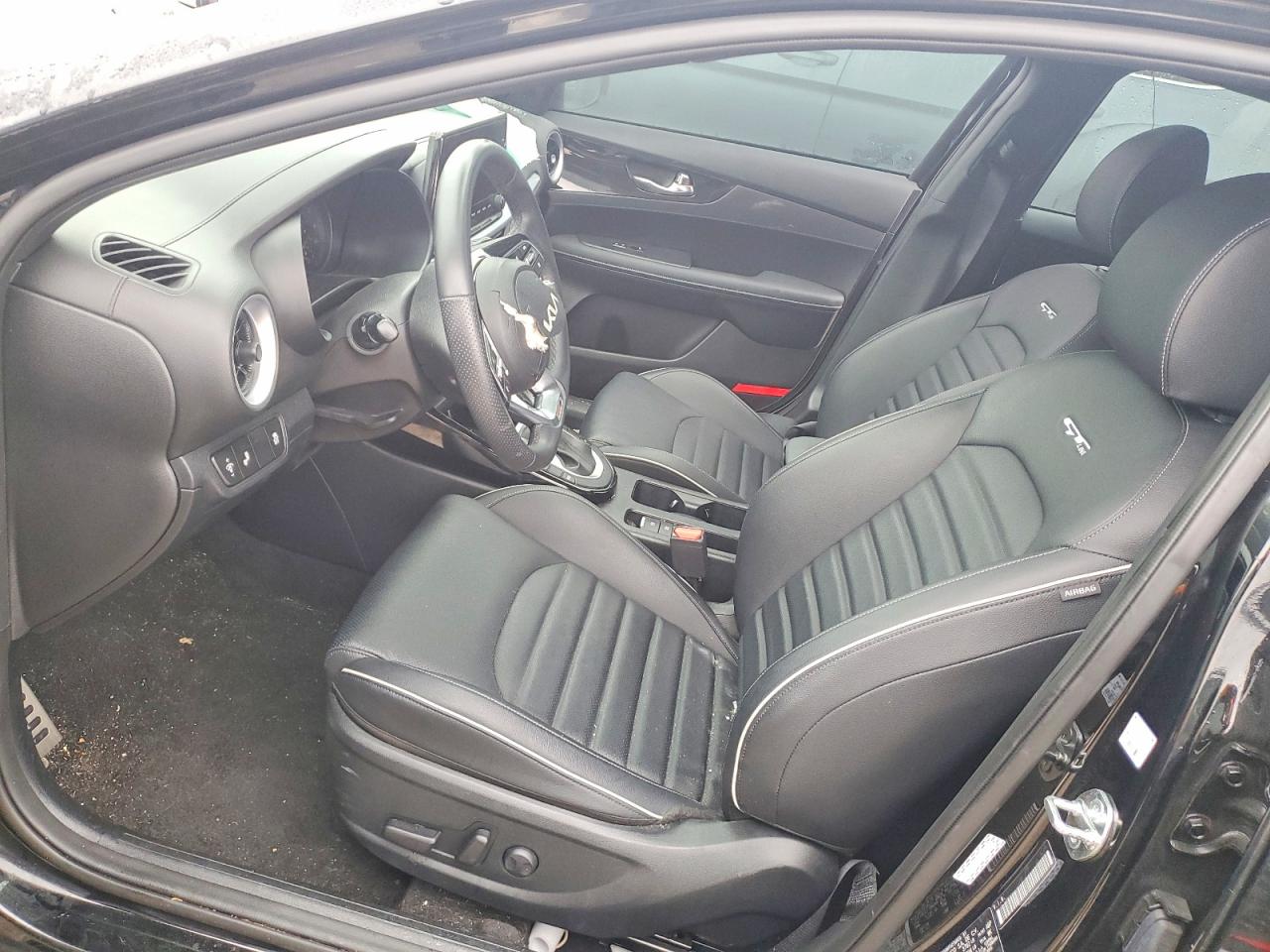 2024 KIA FORTE GT LINE photo 7