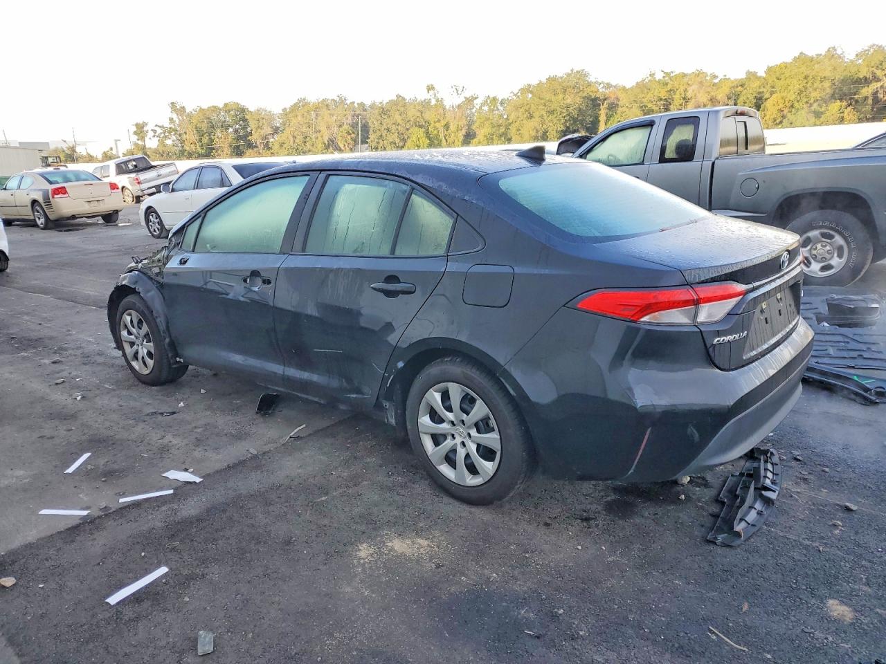 2023 TOYOTA COROLLA LE photo 2
