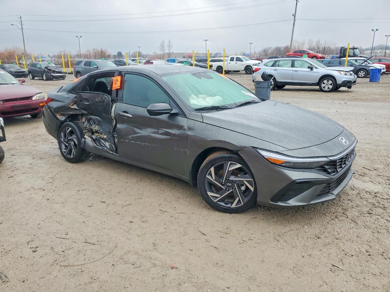 2025 HYUNDAI ELANTRA SEL SPORT photo 4