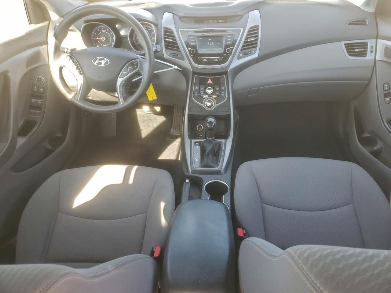 2016 HYUNDAI ELANTRA SE photo 8