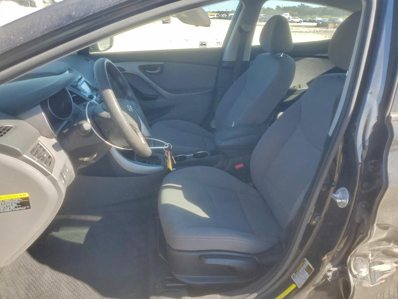 2016 HYUNDAI ELANTRA SE photo 7
