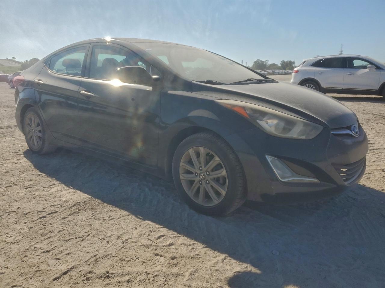 2016 HYUNDAI ELANTRA SE photo 4