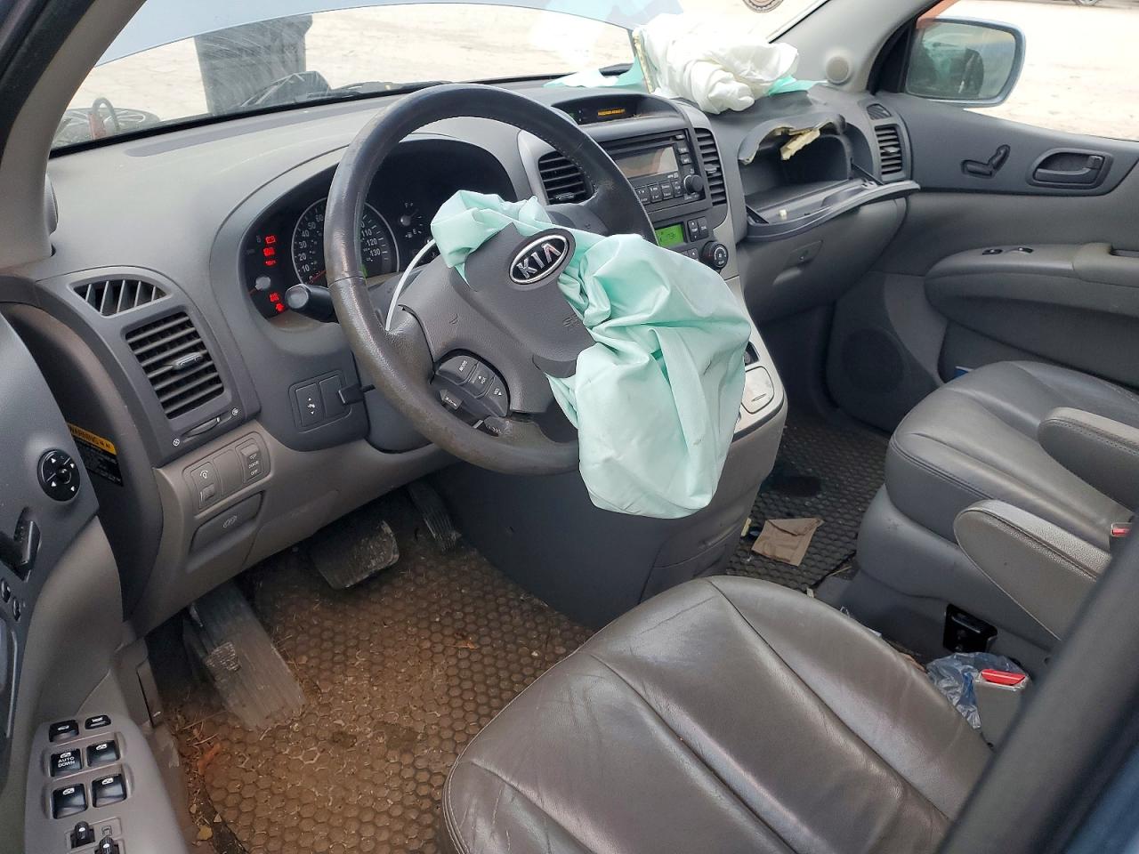 2008 KIA SEDONA LX photo 8