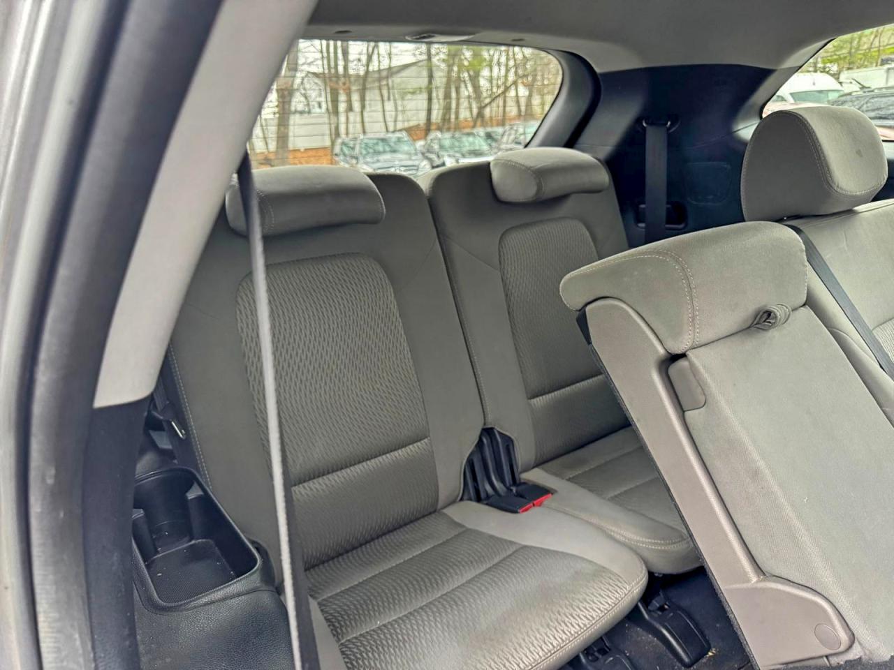 2016 HYUNDAI SANTA FE SE photo 9