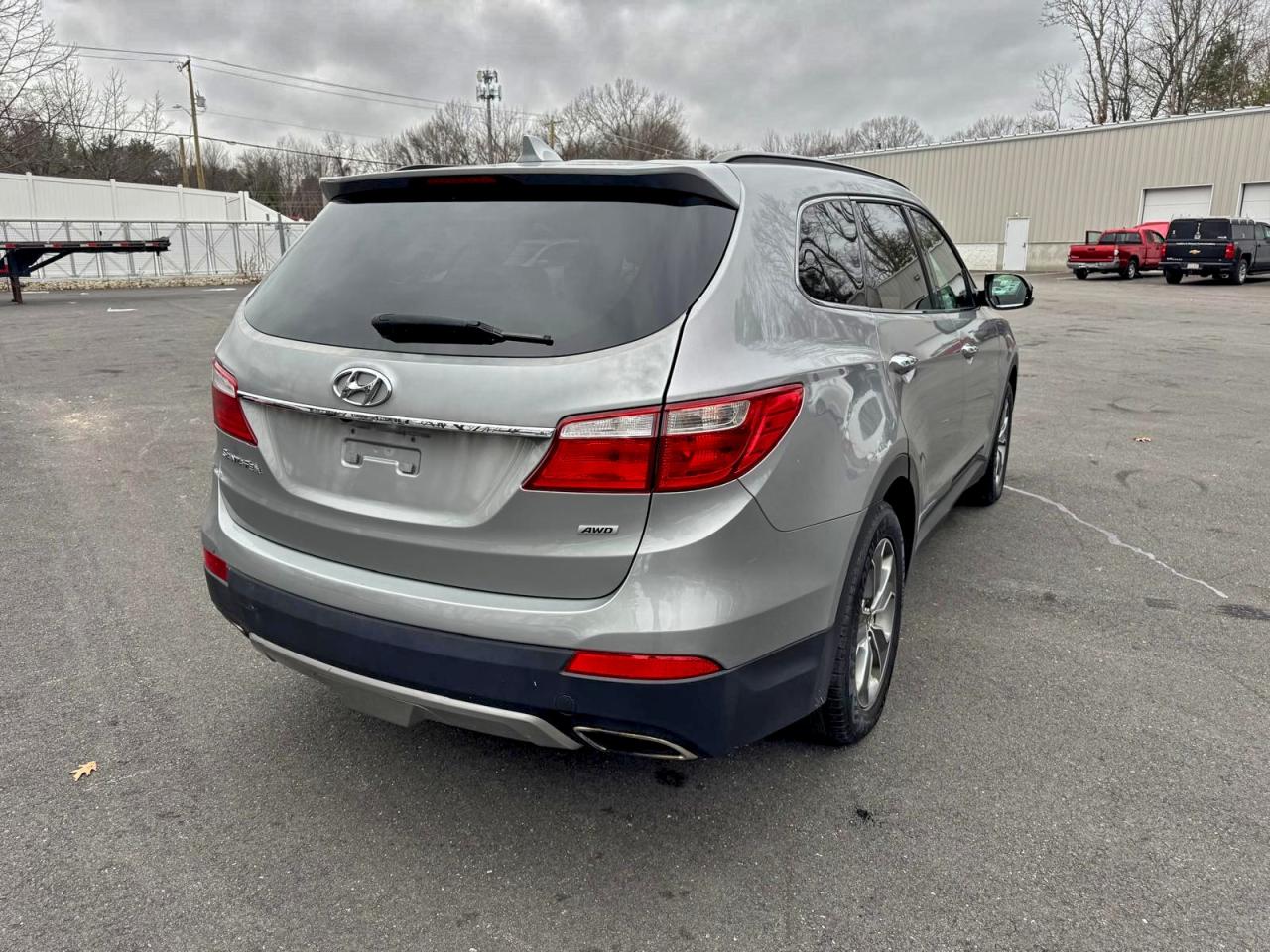 2016 HYUNDAI SANTA FE SE photo 3