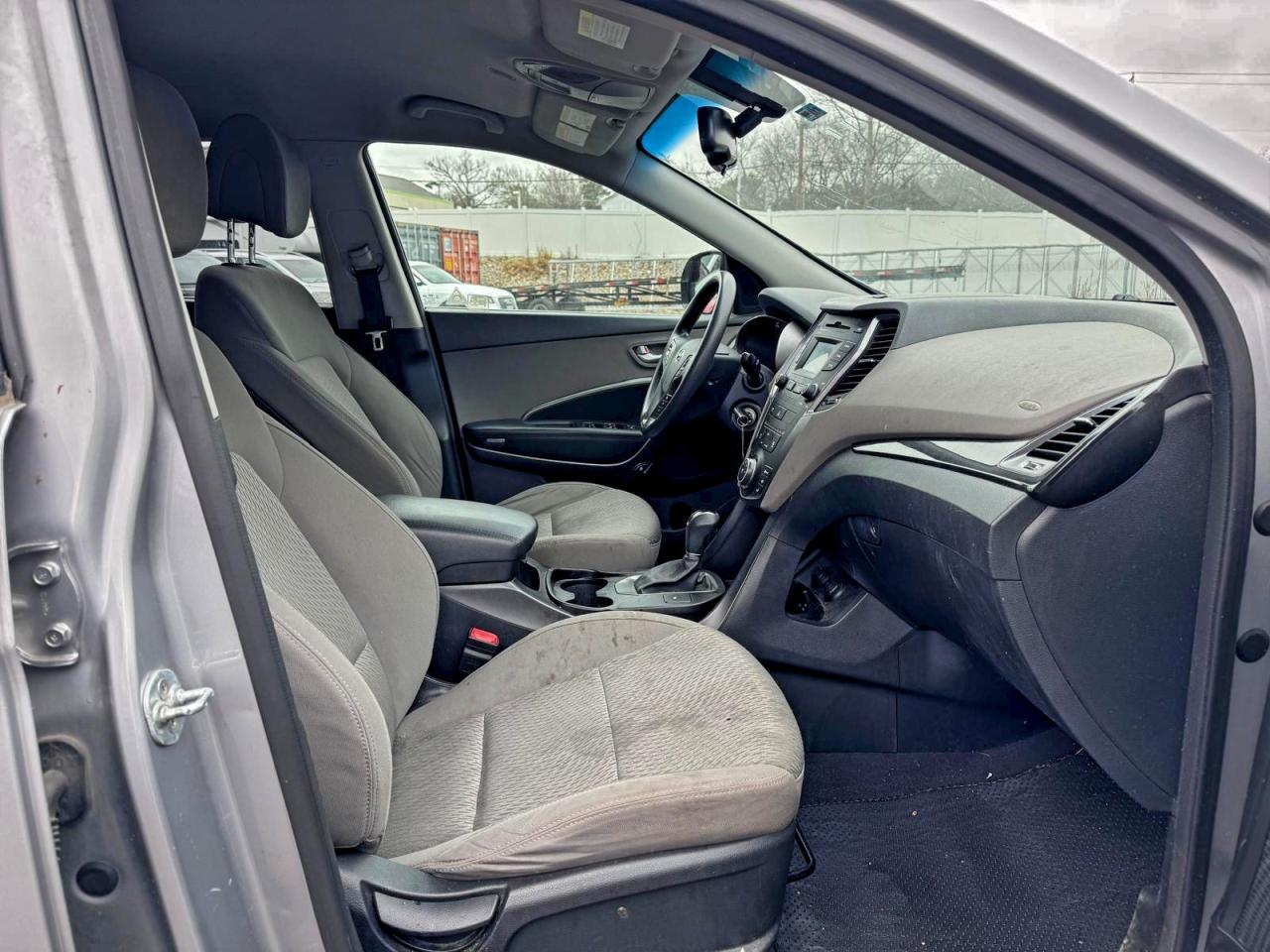 2016 HYUNDAI SANTA FE SE photo 8