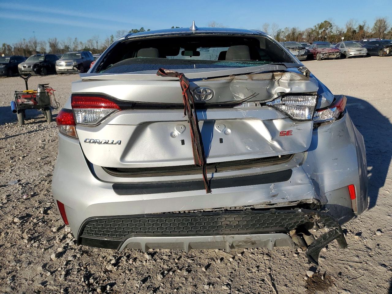 2020 TOYOTA COROLLA SE photo 6
