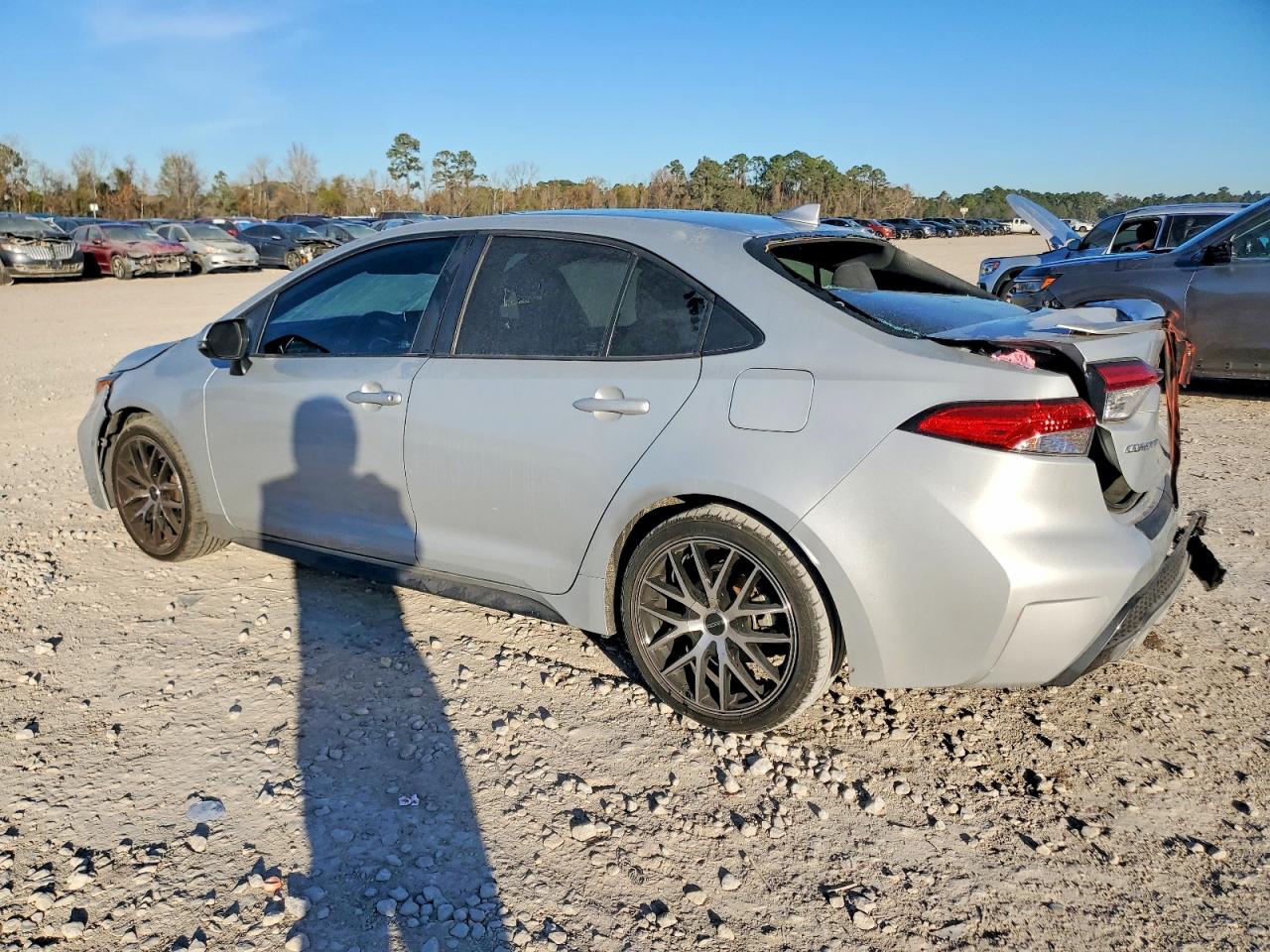 2020 TOYOTA COROLLA SE photo 2