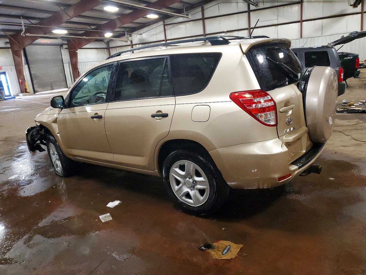 2012 TOYOTA RAV4 photo 2