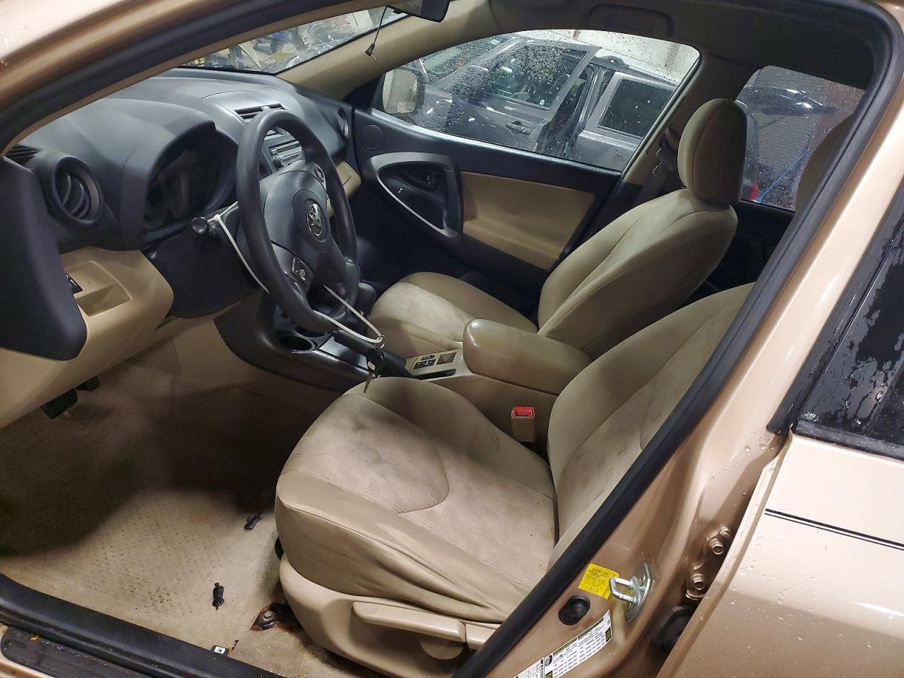 2012 TOYOTA RAV4 photo 7