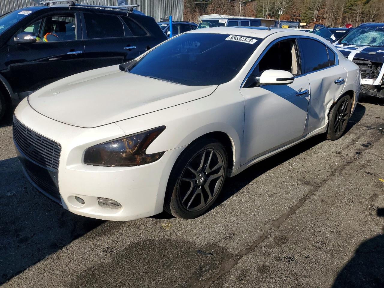2011 NISSAN MAXIMA