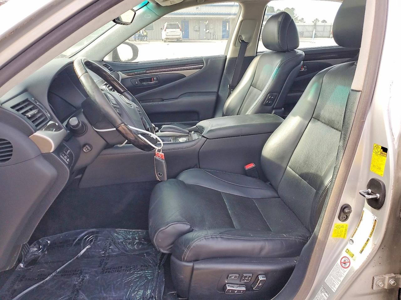 2014 LEXUS LS 460L photo 7