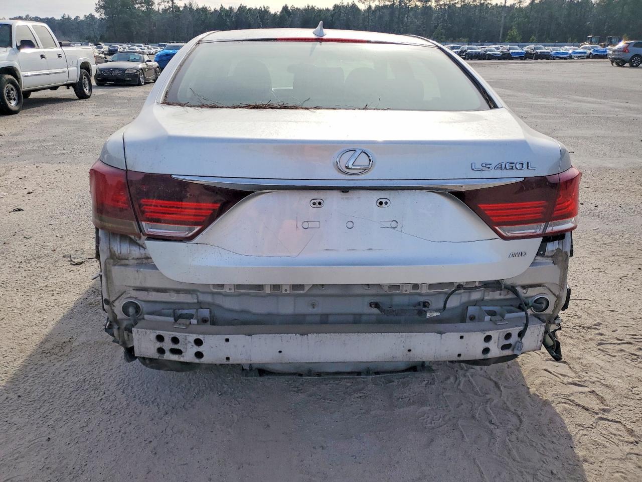 2014 LEXUS LS 460L photo 6
