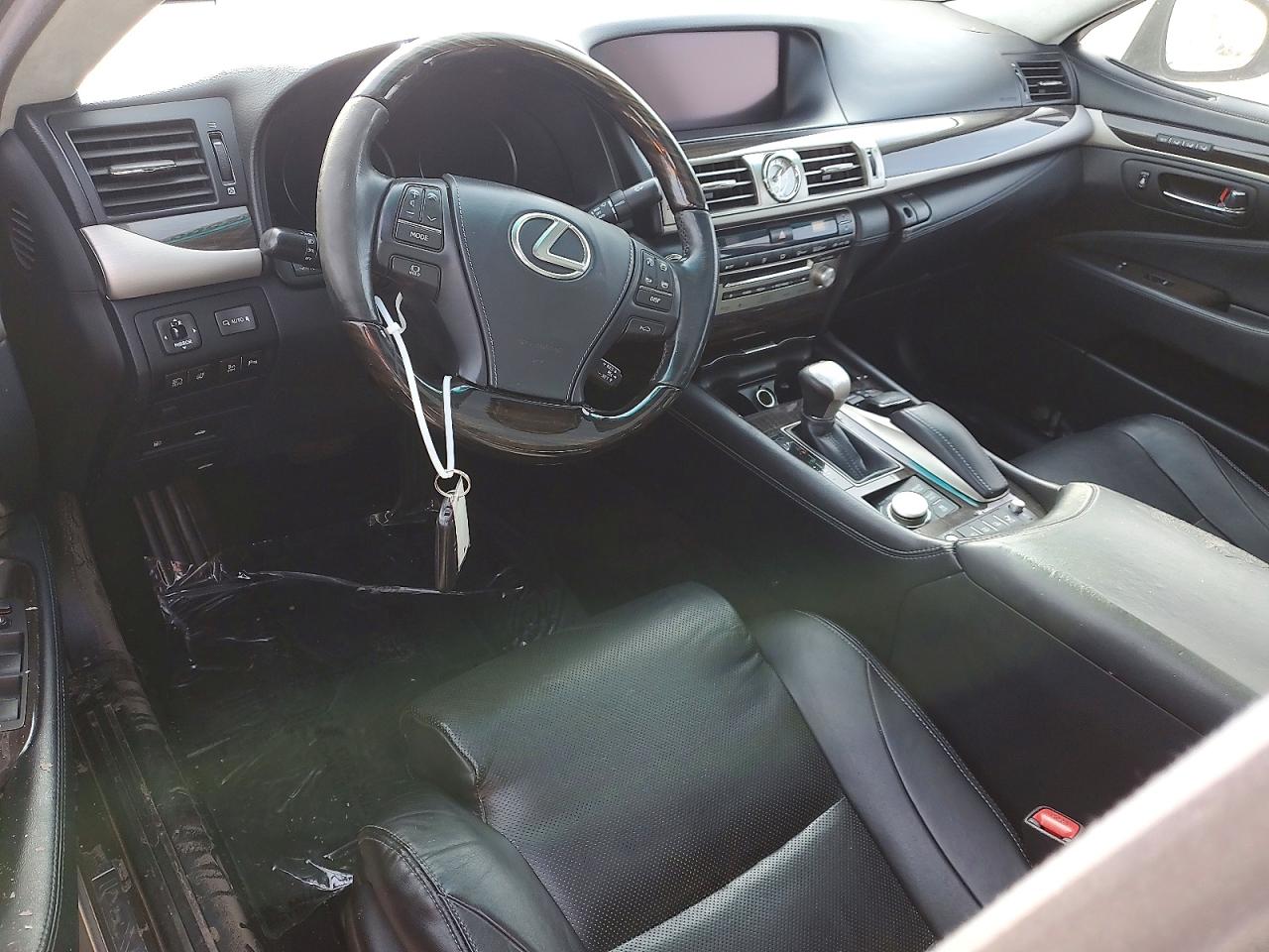 2014 LEXUS LS 460L photo 8