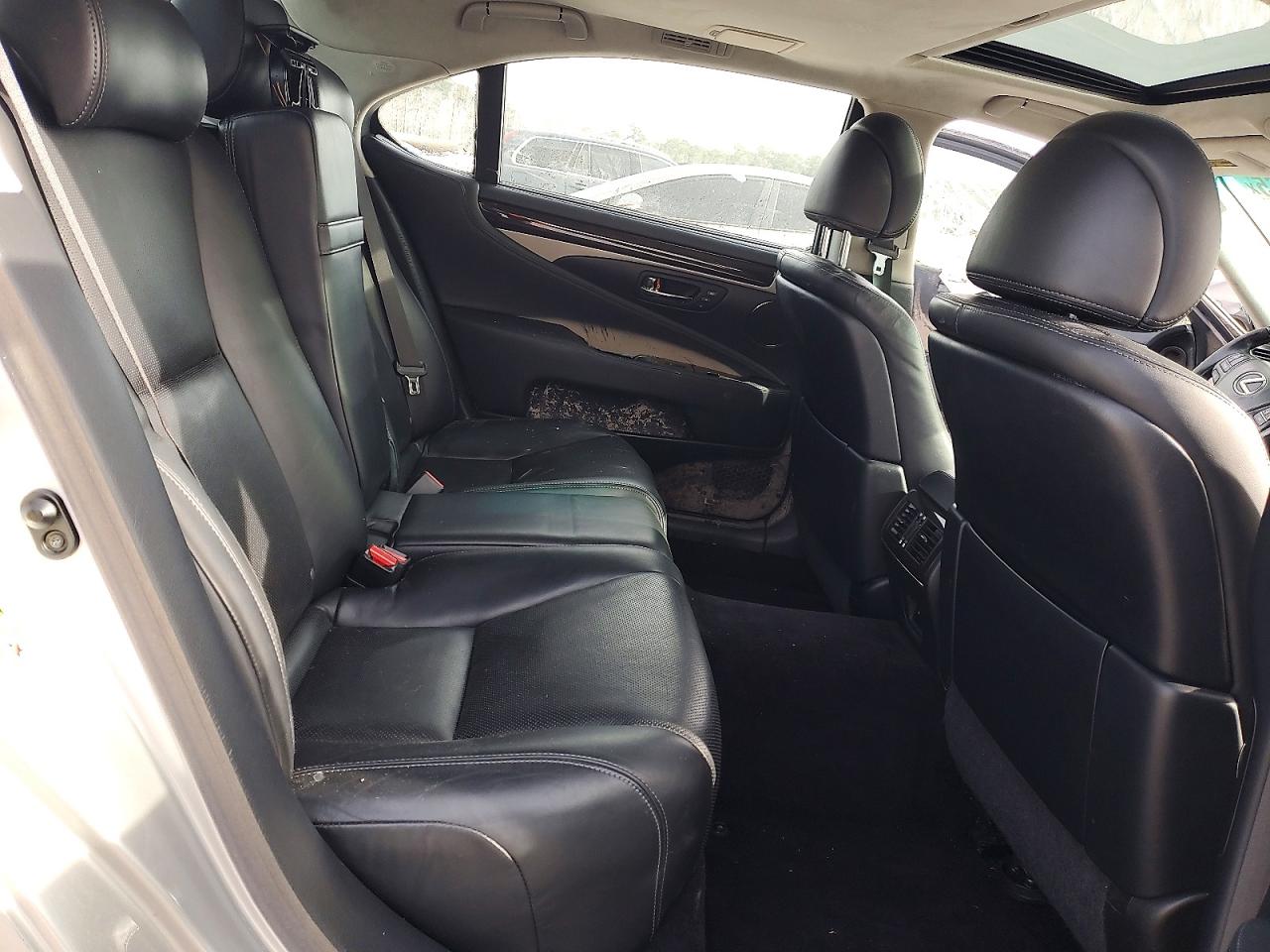 2014 LEXUS LS 460L photo 10
