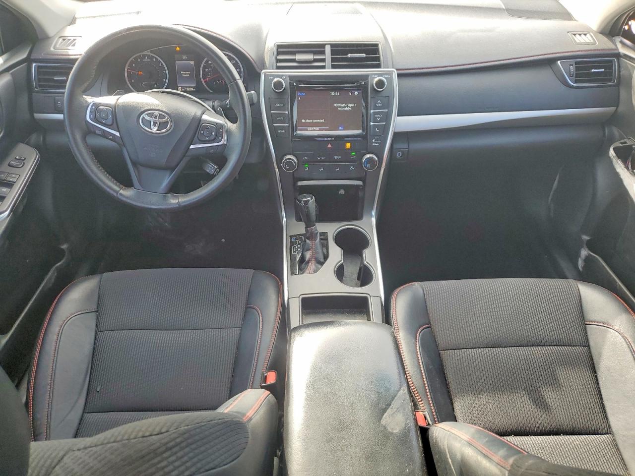 2017 TOYOTA CAMRY LE photo 8