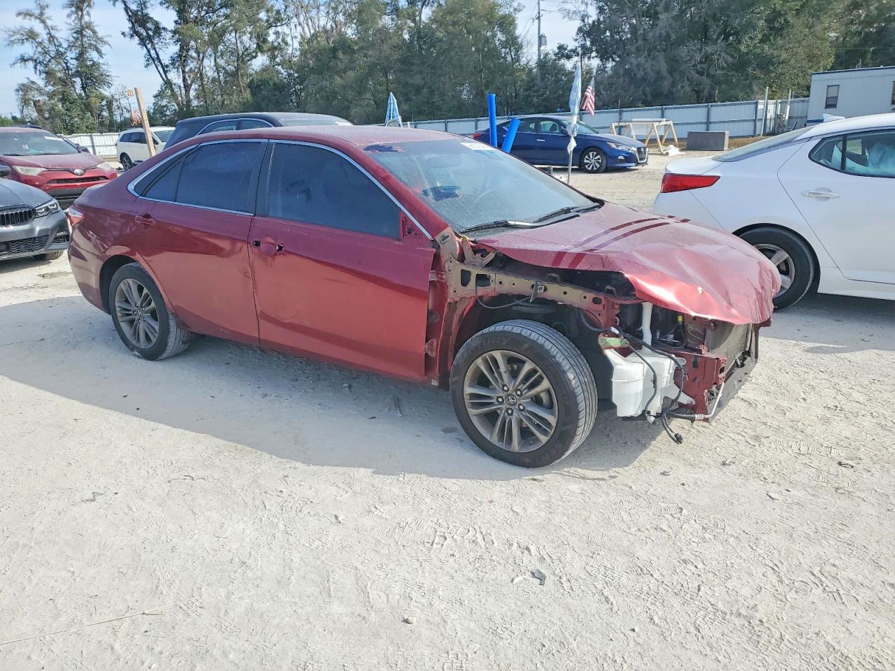 2017 TOYOTA CAMRY LE photo 4