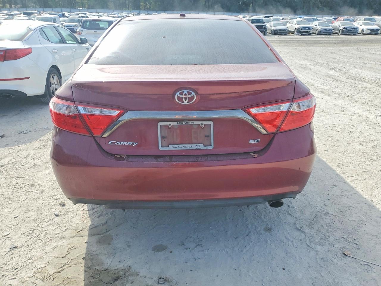 2017 TOYOTA CAMRY LE photo 6