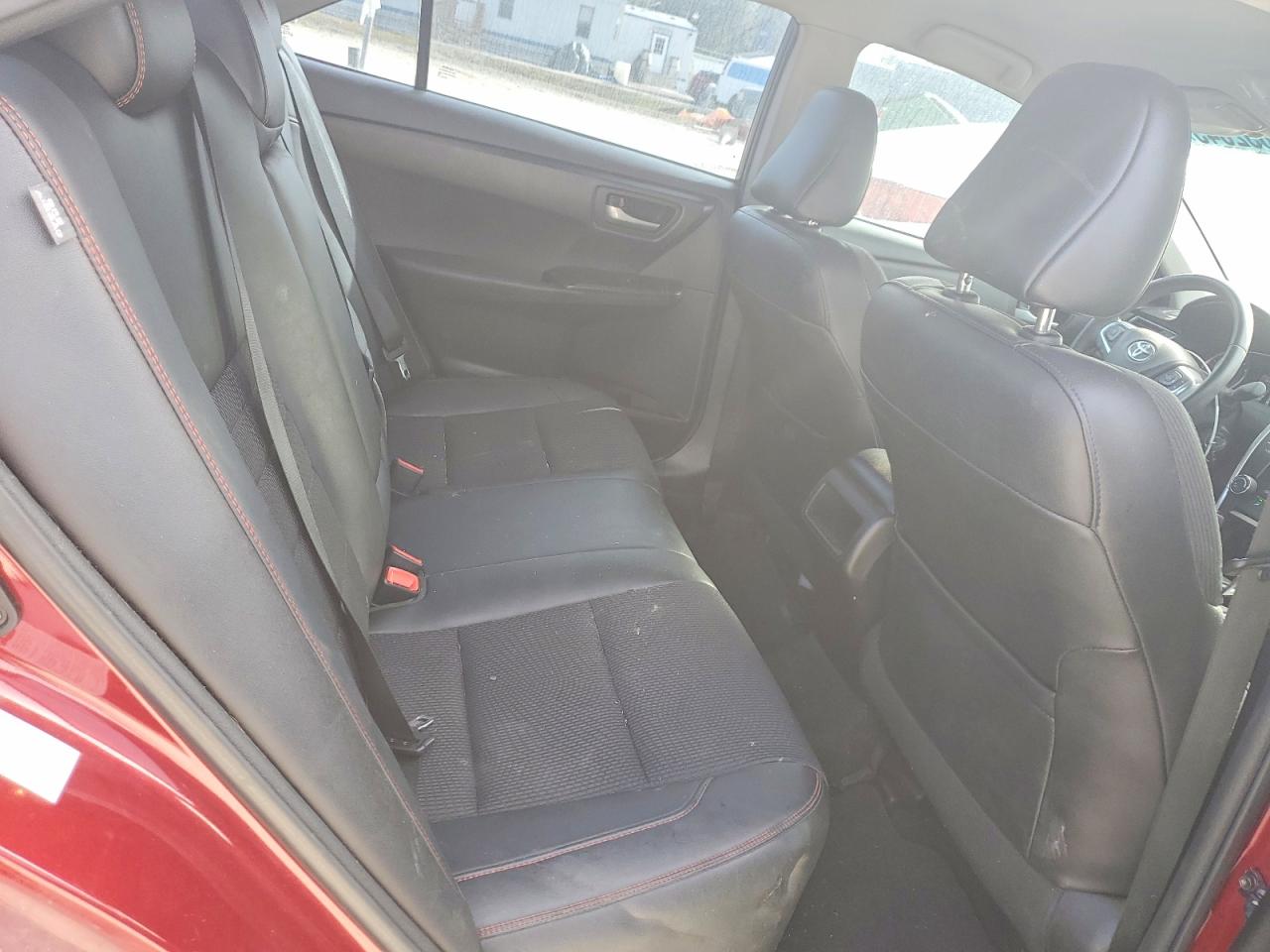 2017 TOYOTA CAMRY LE photo 10