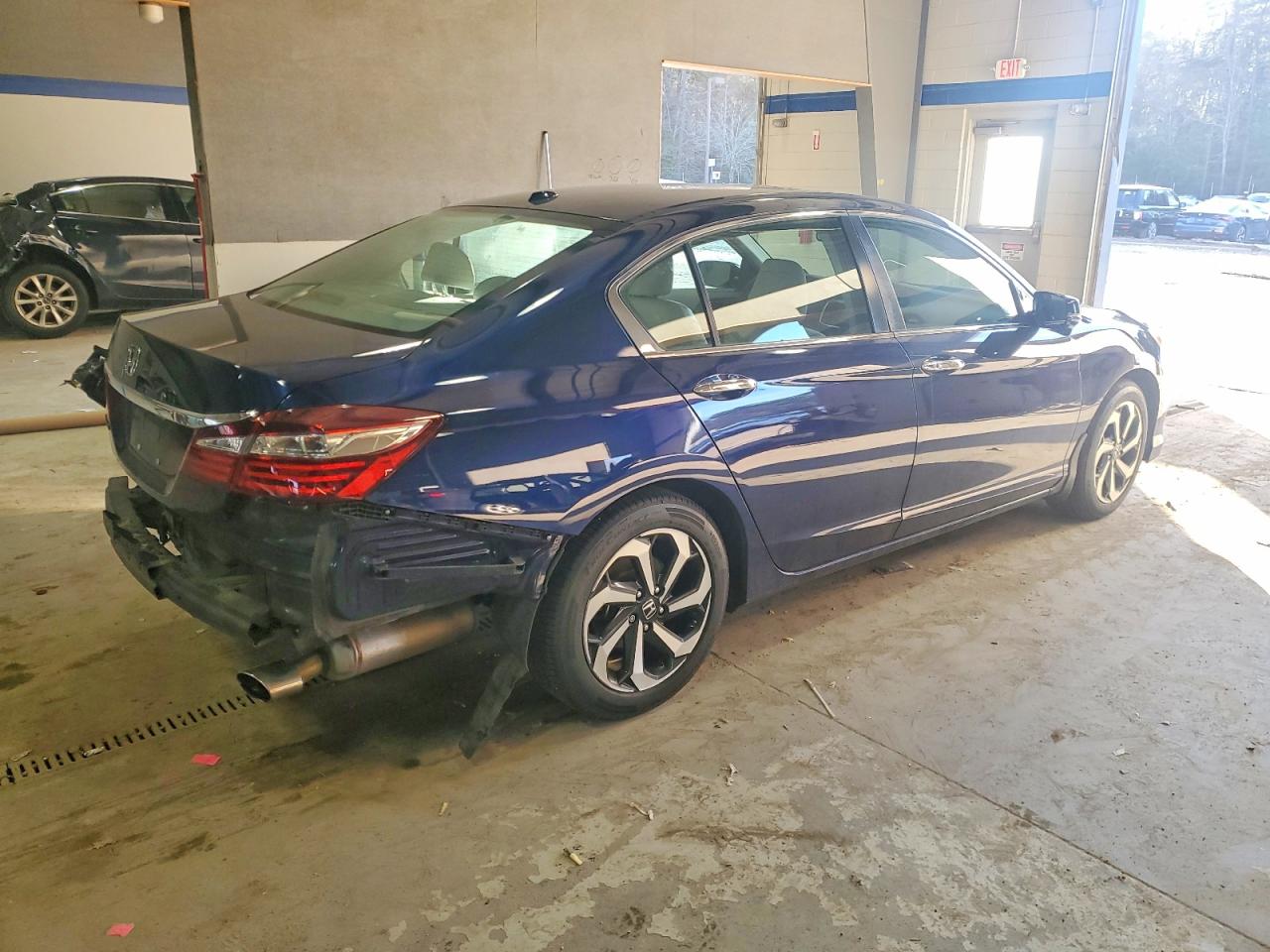 2017 HONDA ACCORD EXL photo 5