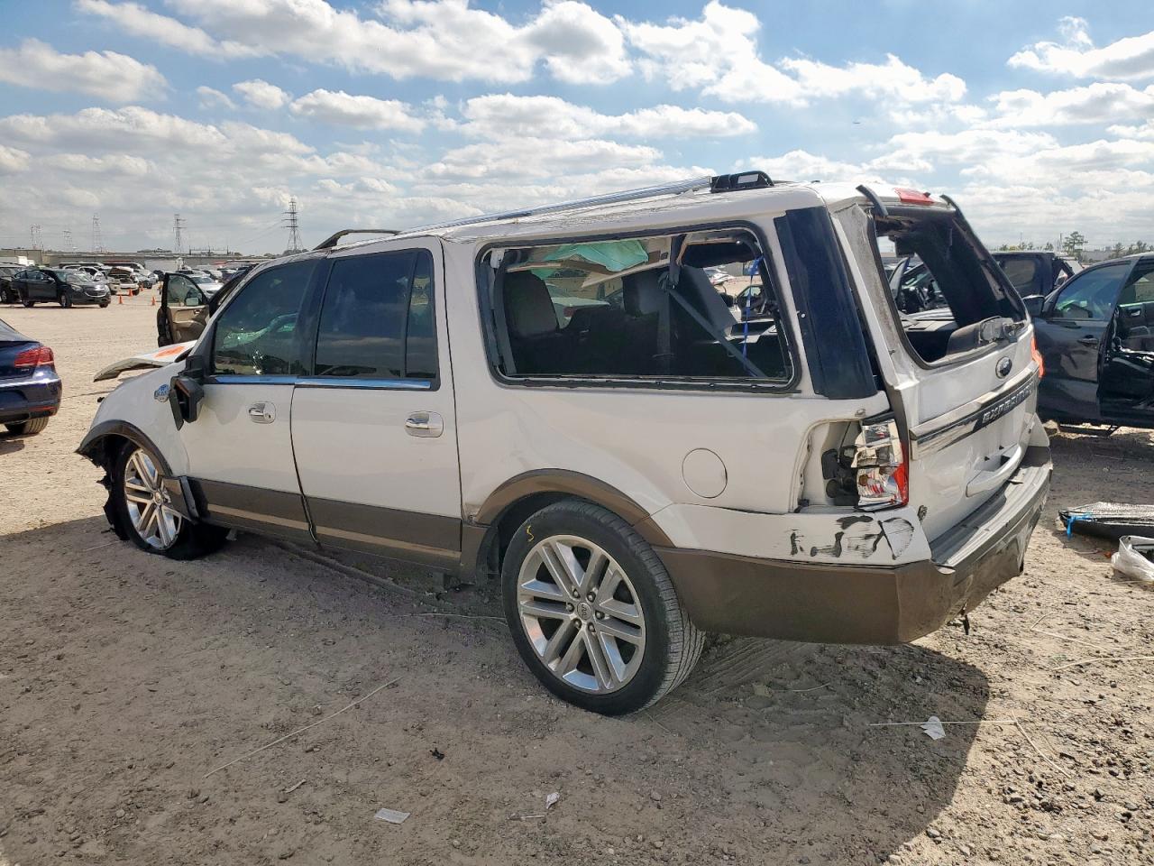 2016 FORD EXPEDITION EL XLT photo 2