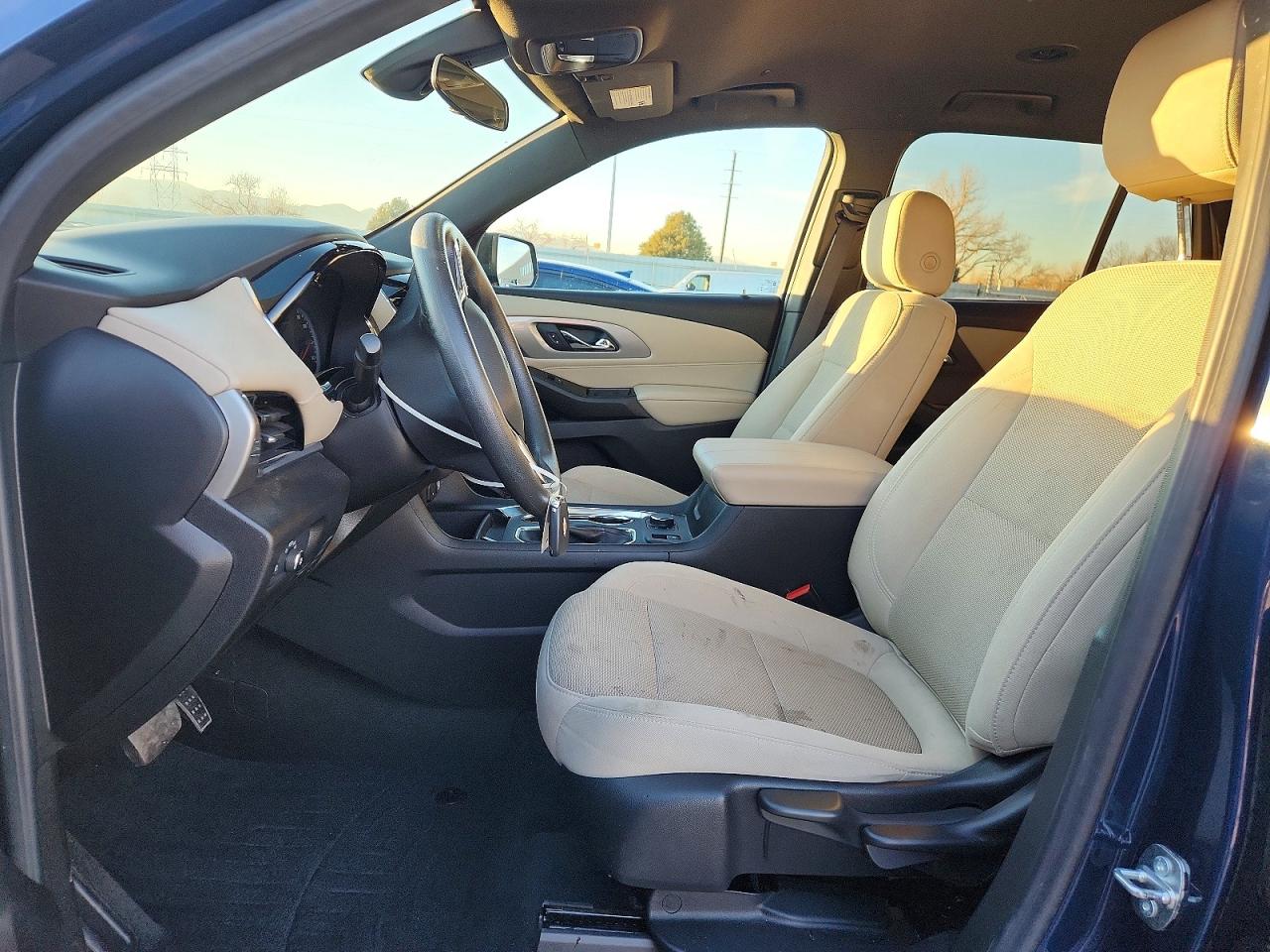 2023 CHEVROLET TRAVERSE LS photo 7