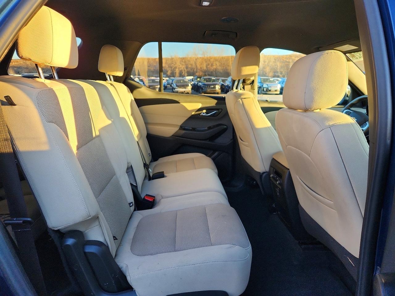 2023 CHEVROLET TRAVERSE LS photo 11
