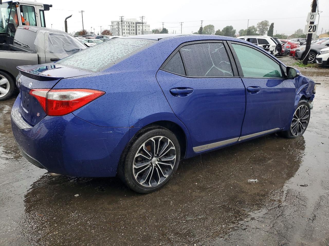 2014 TOYOTA COROLLA L photo 3